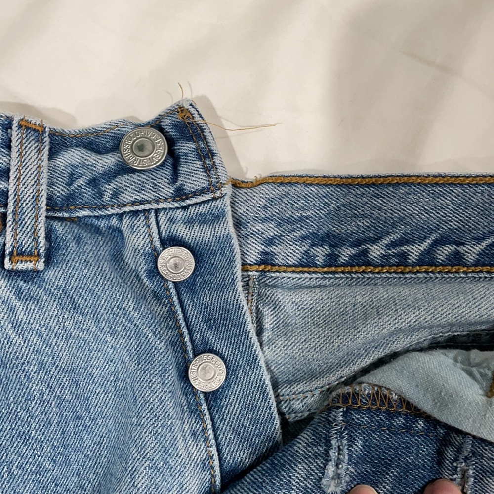 SOLD // Vintage Levis high waisted shorts - Picture 8 of 11